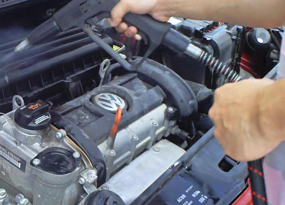 蒸汽洗車機(jī)洗車現(xiàn)場 蒸汽洗車機(jī)洗車現(xiàn)場